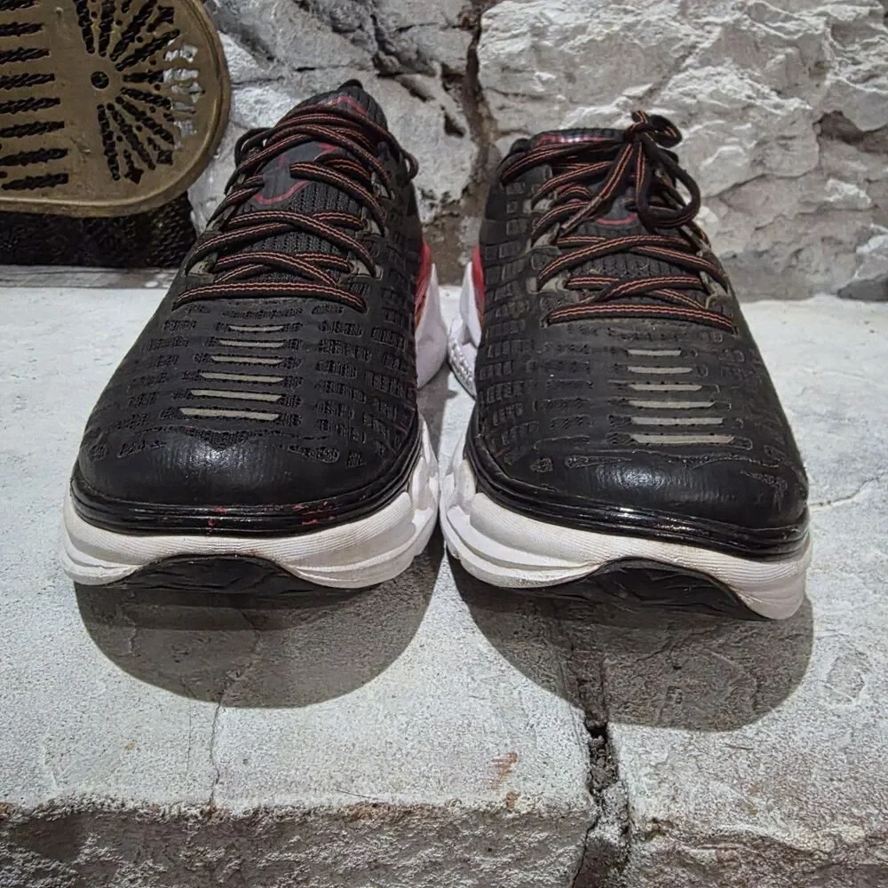 Hoka One One Vanquish 3 Running Shoes Mens Size 9.5 Athletic Sneakers Red Black